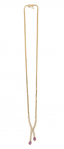 316.  Collar con brillantes y rubíes en dos líneas centrales de brillantes en rivière rematadas por rubíes ovales