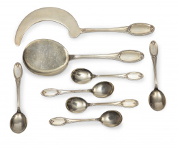 585.  Cucharas de merienda y dos cubiertos para servir de plata vermeille. Ley 916.Matilde Espuñes (1909 - 1950).