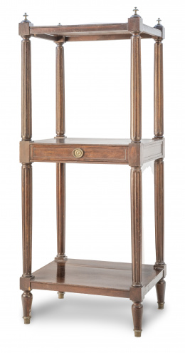 562.  "Whatnot" de madera y aplicaciones de metal.Inglaterra, S. XIX.