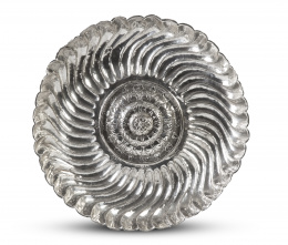 1368.  Importante fuente en plata virreinal Novohispana punzonada.Guadalajara de Jalisco, h. 1690. Con marcas de propiedad.