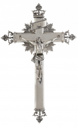 1071.  Cristo crucificado sobre cruz.Plata en su color, con inscripción de propiedad: "Luis Fernández de Córdoba y Pimentel".Trabajo español, XVIII.