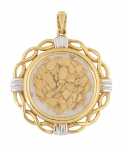 30.  Colgante circular con pequeñas láminas de oro fino movil entre cristal, con marco de hilos de oro entrelazados