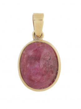 277.  Colgante con rubí oval facetado facetada en marco de oro liso