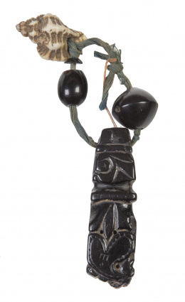 522.  Figa o Higa de azabache tallado.Trabajo compostelano, S. XVIII.