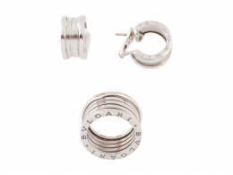 309.  Conjunto de sortija y pendientes BULGARI Zero en oro blanco de 18K