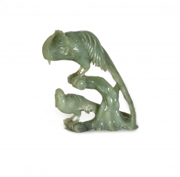 830.  “Aves del paraiso” escultura en jade nefrita. Escuela china, principios S. XX