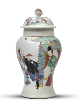 662.  Jarrón con tapa en porcelana esmaltada "Familia Rosa".China, dinastía Qing, ff. del S. XVIII