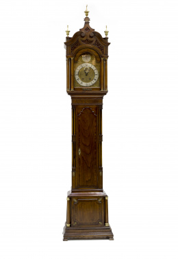 1184.  John Taylor.Reloj Grandfather con caja en roble y esfera metálica, firmada "John Taylor, London”.Inglaterra, S. XVIII.