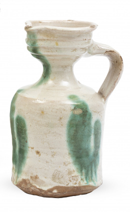 661.  Jarro vinatero de cerámica esmaltada en verde.Fajalauza, S. XVIII.