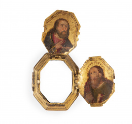 412.  Caja de relicario de metal dorado con dos tapas con santos pintados. S. XVIII.