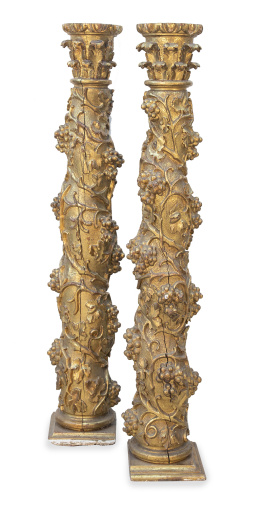 694.  Pareja de columnas salomónicas de orden corintio de madera tallada y dorada.España, S. XVII.