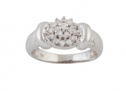 287.  Sortija  de rosetón de brillantes con dos bandas de oro a los lados