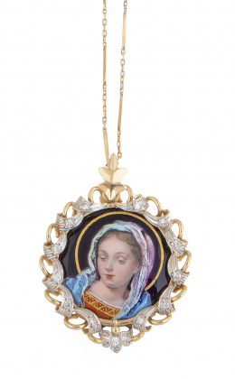 178.  Colgante con Virgen de esmalte polícromo con marco de hilos de oro entrelados con cintas de brillantes