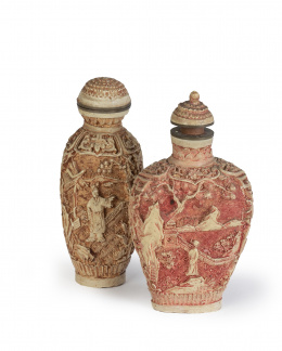 632.  Lote de dos "snuff-bottles" en marfil tallado y policromado.China, Final del  S. XIX -  principios S. XX. 