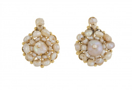 5.  Pendientes S. XIX con gran rosetón de perlas de aljófar montadas en filigrana de oro