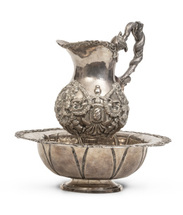 1163.  Aguamanil de plata. Con marcas en ambas piezas.Marcador Rafael de Martos, platero J. Heredia, Córdoba, 1862.