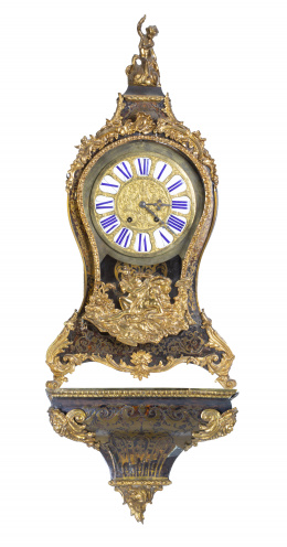 1302.  Reloj Luis XV de marquetería “Boulle”, en carey y latón.Francia, S. XIX.