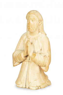 1382.  Figura orante en marfil tallado.Trabajo hispano-filipino, S. XVII - XVIII.