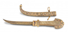 1378.  Daga Koummiya de oro con incrustación de piedras preciosas, trabajo de nihelado y asta.Marruecos, S. XIX.