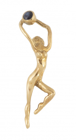 188.  Colgante con figura de bailarina sujetando chatón de zafiro