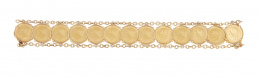 146.  Pulsera con trece monedas de dos pesos y medios mexicanos con marcos circulares articuladas, con remate de cadena a ambos lados