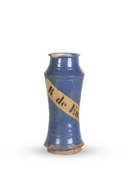 774.  Bote de farmacia de cerámica esmaltada en azul de cobalto y cartela "R. de Enula".Talavera, S. XVII.