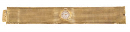 387.  Reloj de pulsera para señora en malla ancha de oro años 60 
