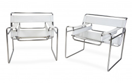 905.  Pareja de sillas Wassily o Modelo B3, según Marcel Breuer (1902-1981).Metal cromado y cuero blanco.S. XX.