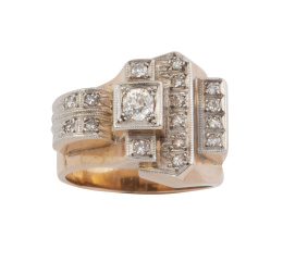 124.  Sortija Chevalier de brillantes con diseño asimétrico, sobre formas geométricas a diferentes alturas