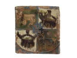 459.  Azulejo de "arista" de cerámica esmaltada con escudo.Toledo?, S. XVII.