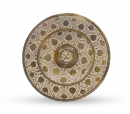 451.  Plato de cerámica esmaltada de reflejo metálico.Manises, S. XVI.