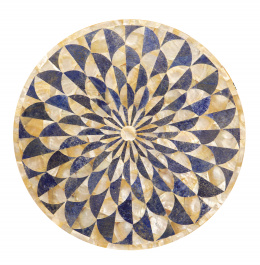 1097.  Pareja de tapas de mesa circulares con trabajo de piedras duras.