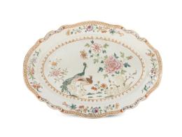 1201.  Fuente de porcelana china para la exportación del "Serviço dos Pavões".China, período Qianlong (1735-1795), c. 1760.