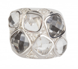 251.  Sortija ancha con pavé de brillantes y seis cuarzos incoloros