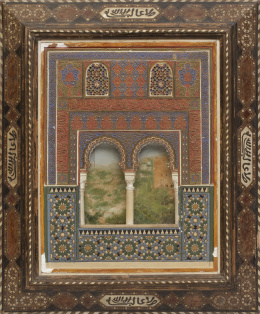 701.  Maqueta de interior de la Alhambra en yeso policromado con marco de taracea de varias maderas de estilo nazarí.Trabajo granadino, h. 1900 - 1920.