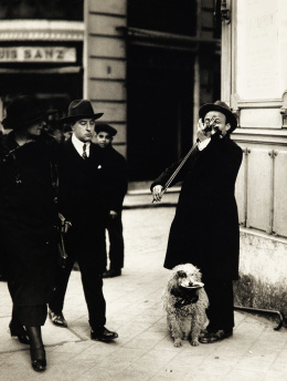 1201.  ALFONSO SÁNCHEZ PORTELA (Madrid, 1902 - 1990)Violinista con perro