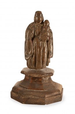 921.  Virgen con el Niño .Escultura en madera tallada sobre peana.España o Malinas, S. XVI.
