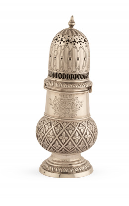 978.  Azucarero blasonado en plata. Con marcas en la base.Zwolle, Holanda, h. 1858.