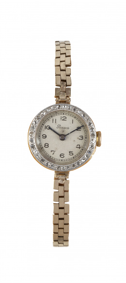 350.  Reloj de pulsera de señora PINNACLE c.1920 en oro con caja orlada de diamantes