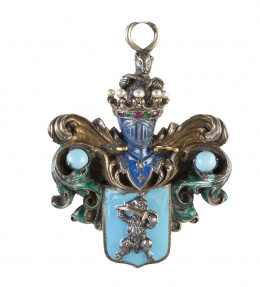 13.  Colgante S.XVIII- XIX con escudo de armas del Duque de Osuna de plata, esmeralda, rubíes, perlas y turquesa. 