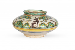 920.  Cebolla de cerámica esmaltada de la serie polícroma.Talavera, S. XVIII.