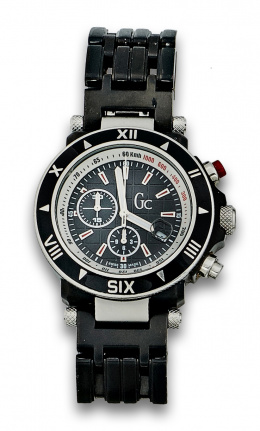 670.  Reloj de pulsera GC con papeles y estuche original.