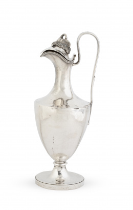 1093.  Jarro de plata Carlos IV con tapa rematada por cisne. Con marcas de Martínez, Real Fábrica de Platería, 1805.
