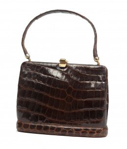 484.  Bolso vinatge LOEWE años 60 en piel de cocodrilo marrón con asa corta
