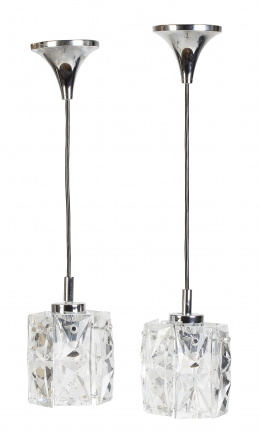 1423.  Pareja de lámparas de techo de metal cromado y cristal facetado.Kinkeldey-Leuchten, Alemania, años 70.