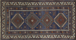 574.  Antigua alfombra del Caúcaso.