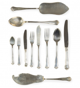 571.  Cubertería de plata de estilo regencia francés, ley 925.S. XX.