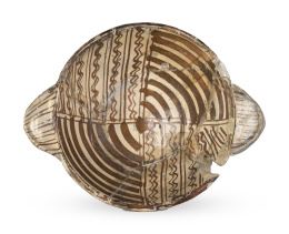 517.  Escudilla de orejetas de cerámica esmaltada de reflejo metálico.Manises, segunda mitad del S. XVI - 1610.