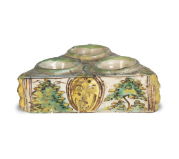 1388.  Especiero de cerámica esmaltada de la serie polícroma.Talavera, S. XVIII.