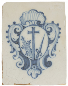1320.  Azulejo de cerámica esmaltada en azul cobalto y blanco, con